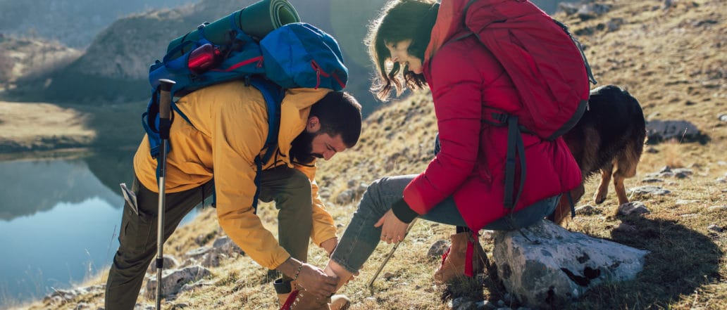 Hikers administers first aid